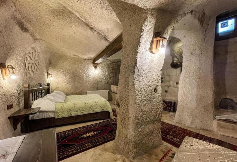 اتاق لوکس, Takunya Cave