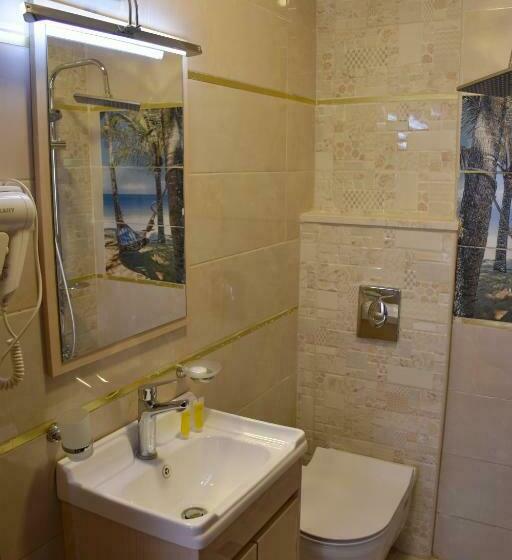 اتاق لوکس, Al Naher Al Khaled