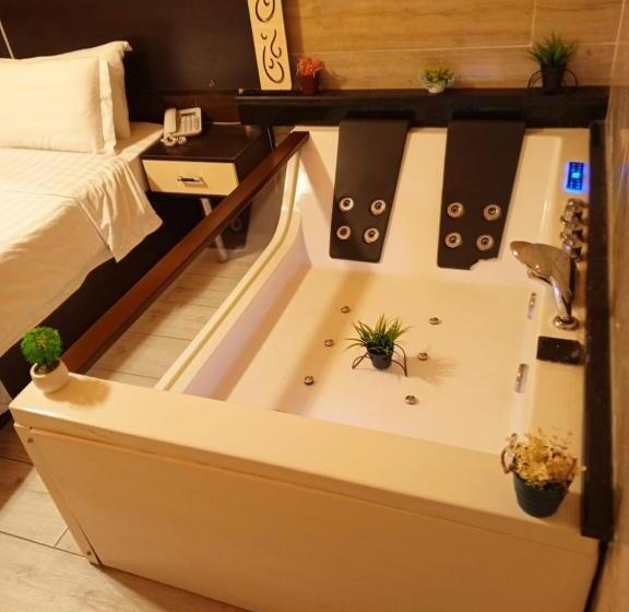 اتاق استاندارد با وان آب گرم, Al Naher Al Khaled