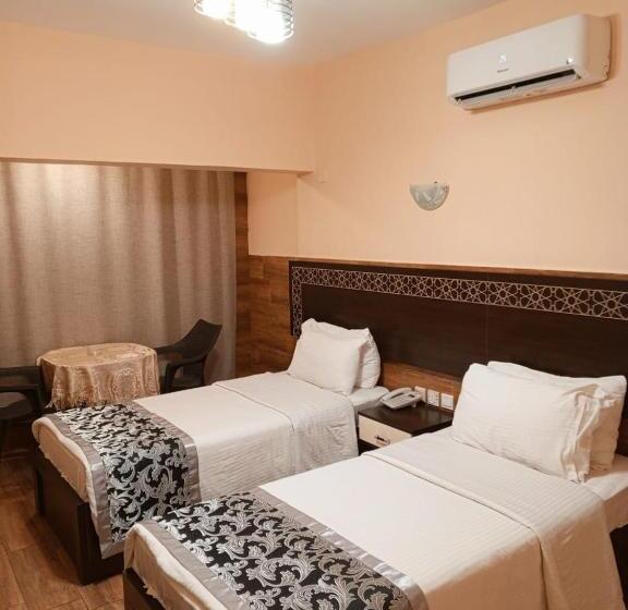 اتاق اکونومی, Al Naher Al Khaled