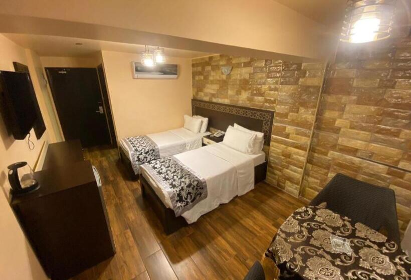 اتاق اکونومی, Al Naher Al Khaled