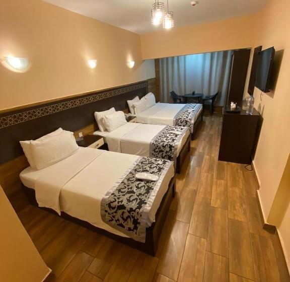 اتاق خانوادگی, Al Naher Al Khaled