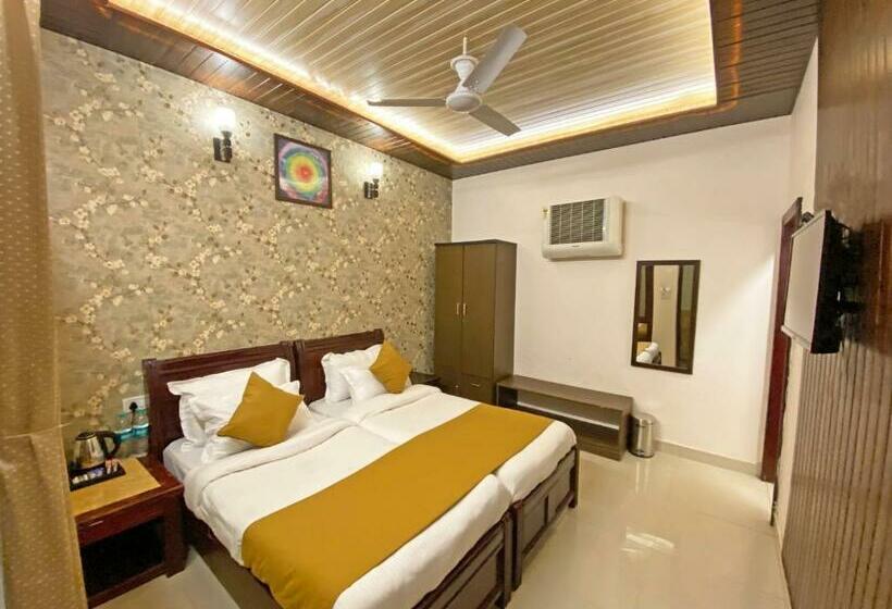 اتاق استاندارد, Nirvana Palace Rishikesh