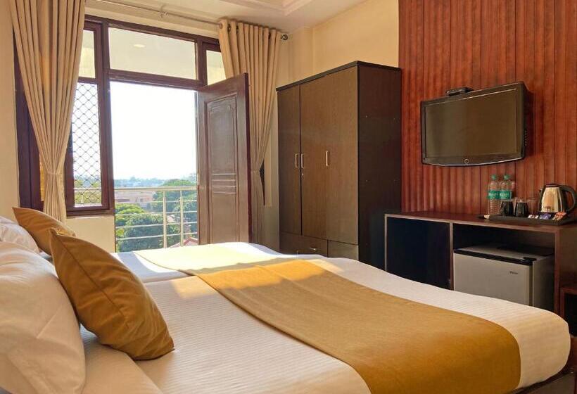 高级园景房, Nirvana Palace Rishikesh