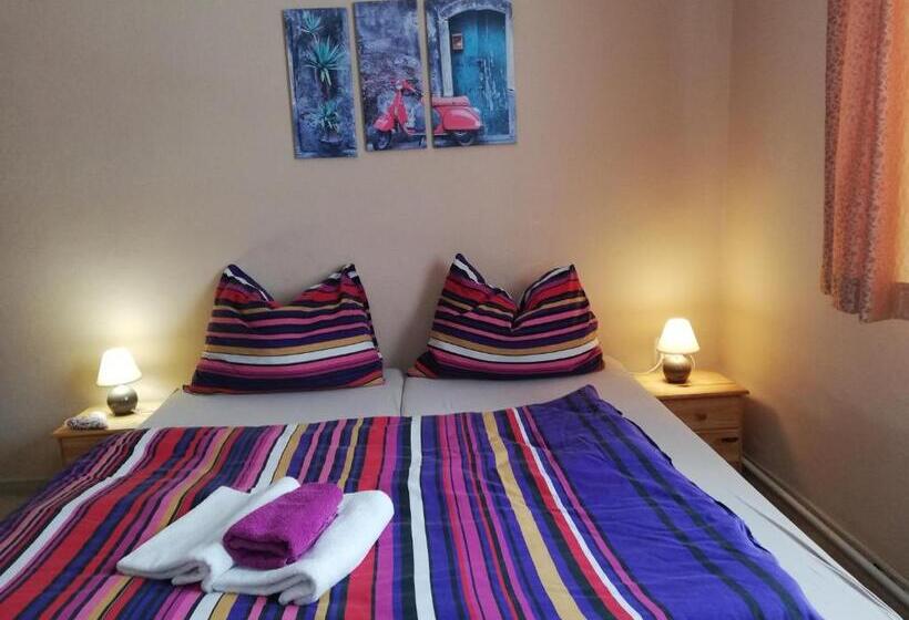 标准三人间, Penzión U Koníka