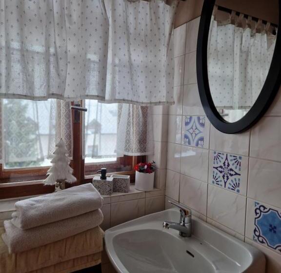 带4个卧室的公寓, Penzión U Koníka