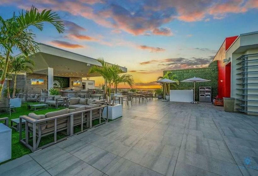 خانه 1 خوابه, Hot Tub & Rooftop Pool  Near Beach