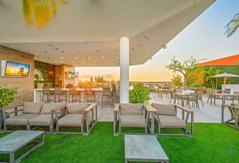 خانه 1 خوابه, Hot Tub & Rooftop Pool  Near Beach