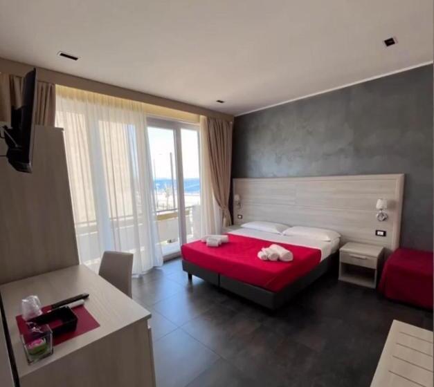 غرفة ديلوكس مطلّة علي البحر, B&b Margherita