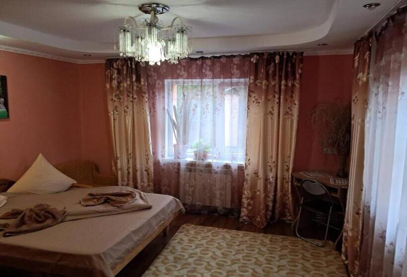 Ekonomiskt Trippelrum, садиба у василя