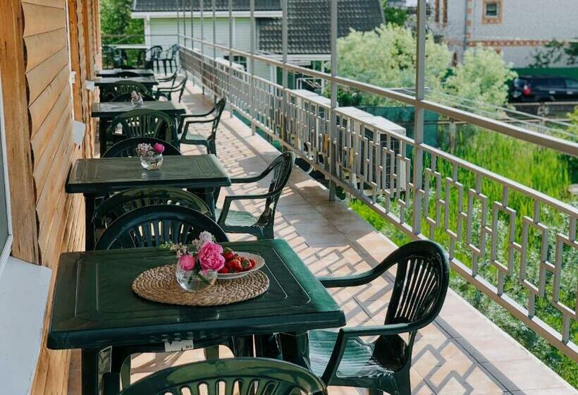 اتاق راحتی سه تخته, отель маленький рай