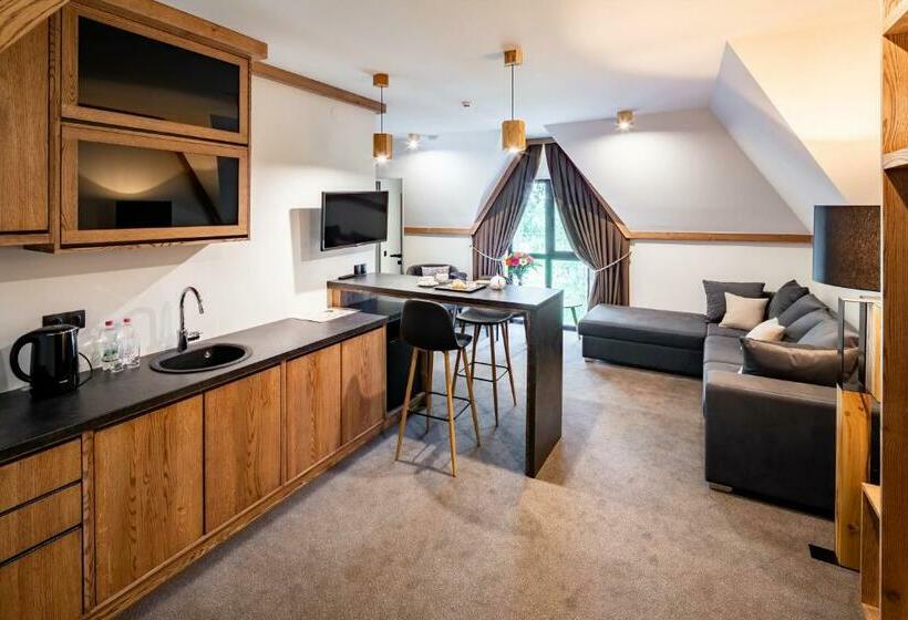 Family Suite, фетрбуш