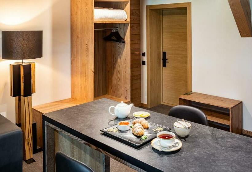 家庭套房, фетрбуш