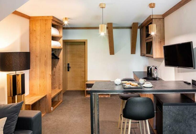 家庭套房, фетрбуш