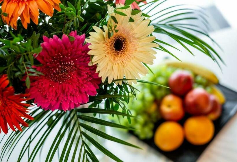 家庭套房, фетрбуш