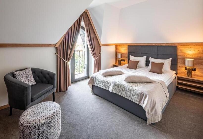 家庭套房, фетрбуш