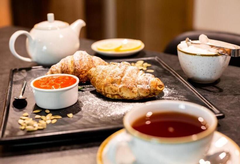 家庭套房, фетрбуш