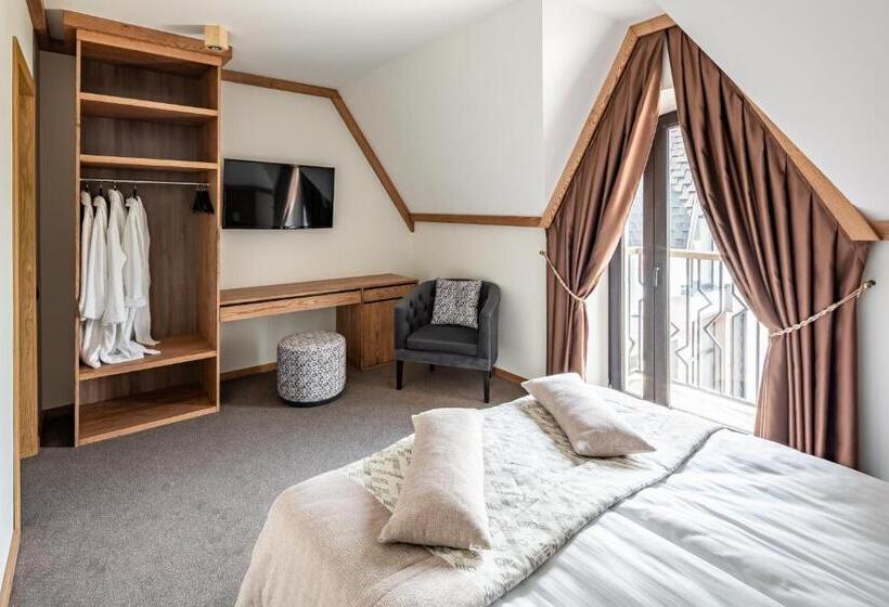 家庭套房, фетрбуш