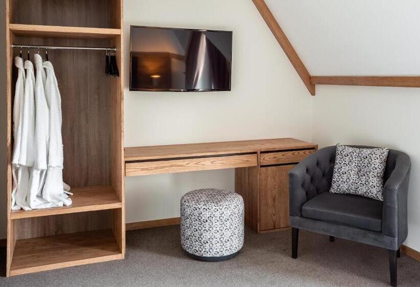 家庭套房, фетрбуш