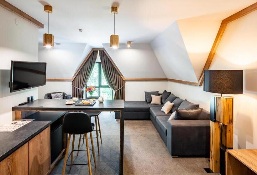 家庭套房, фетрбуш