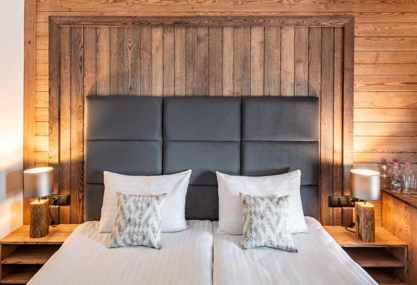 家庭小型套房, фетрбуш