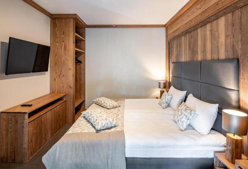 家庭小型套房, фетрбуш