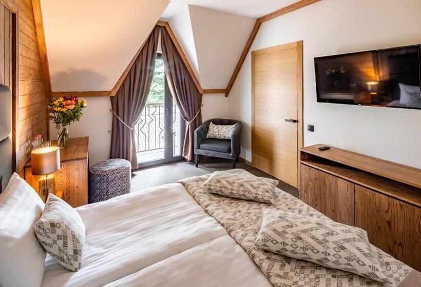 家庭小型套房, фетрбуш