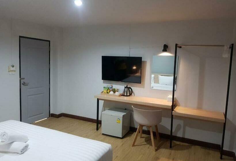 اتاق لوکس, บ้านเลขที่ 3