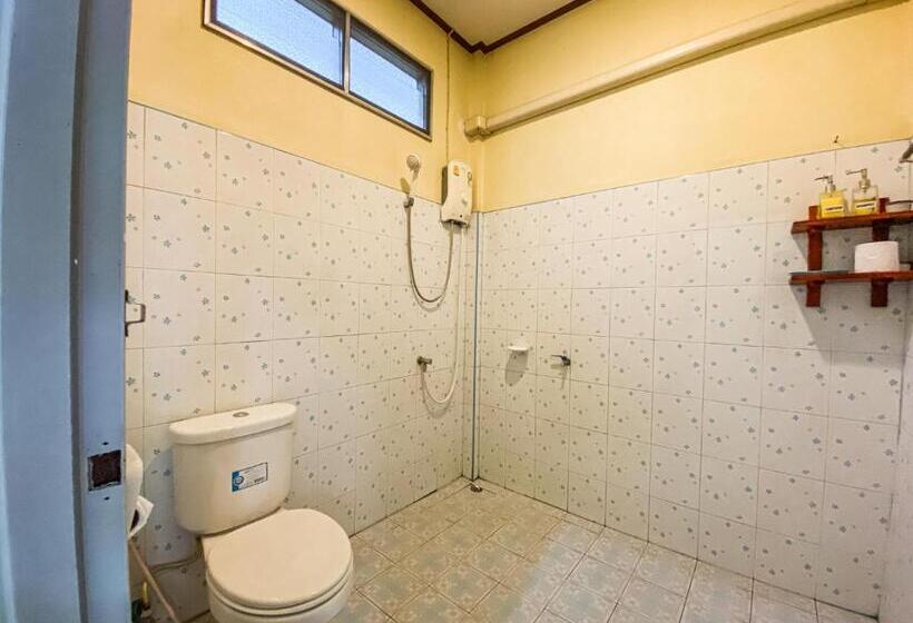 Cameră Standard cu Balcon, ศศิธารา การ์เด้นท์