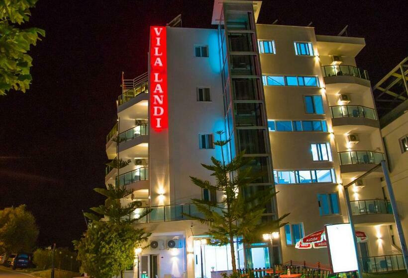 Studio Deluxe, Landi