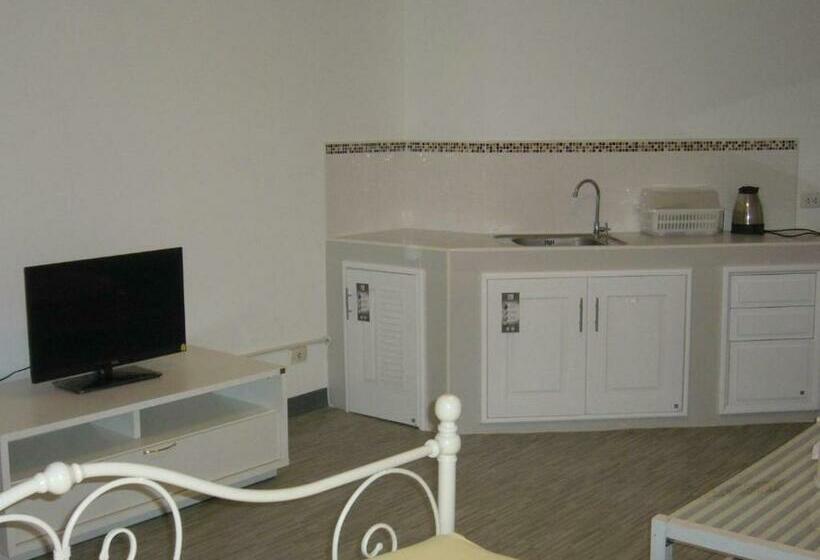 4인용 스탠다드 룸, Room In Guest Room Chan Kim Don Mueang Guest House Triple Room