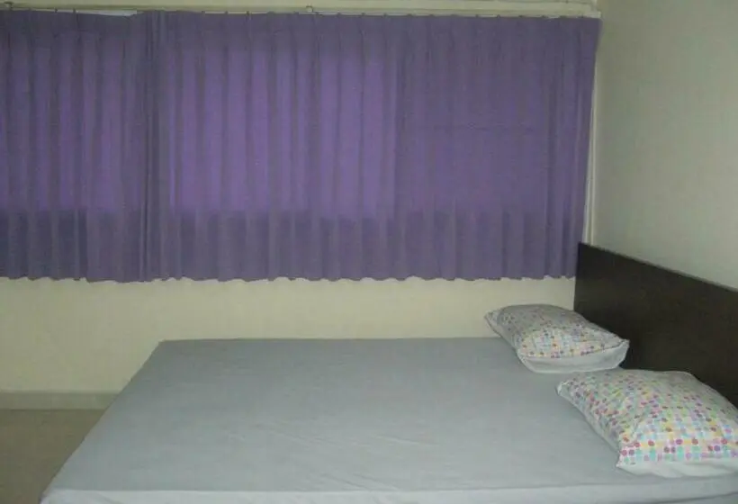スタンダード４人部屋, Room In Guest Room   Chan Kim Don Mueang Guest House Triple Room