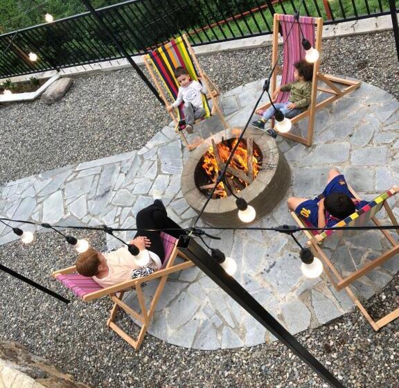 اتاق خانوادگی, Kvariati Villa