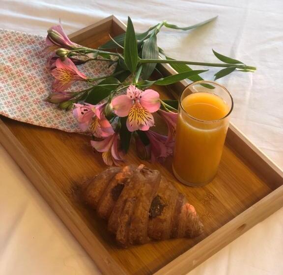 اتاق خانوادگی, Kvariati Villa