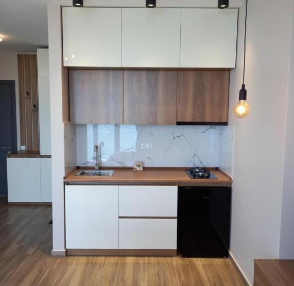 اتاق خانوادگی, Kvariati Villa