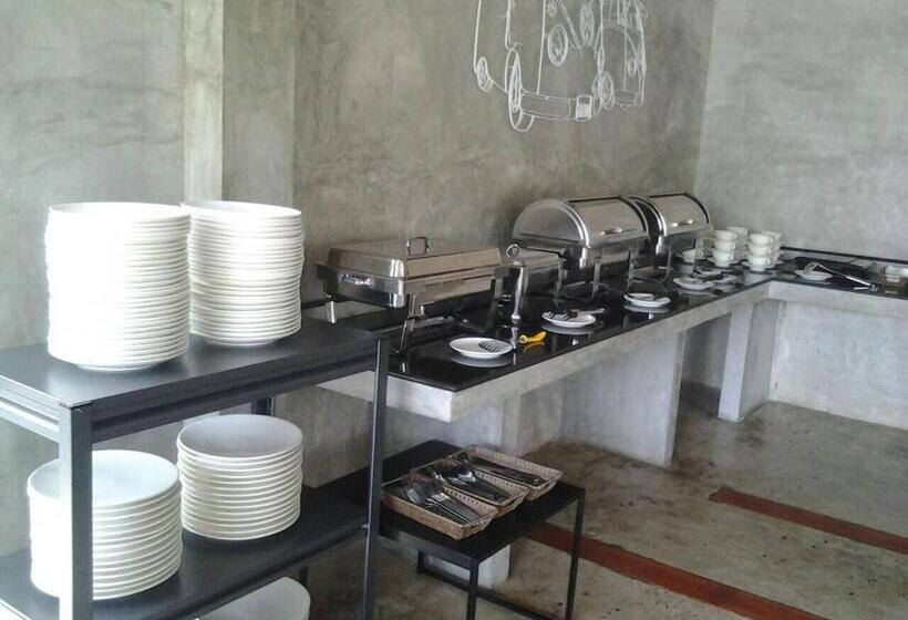 جناح, The Icon Service Apartment