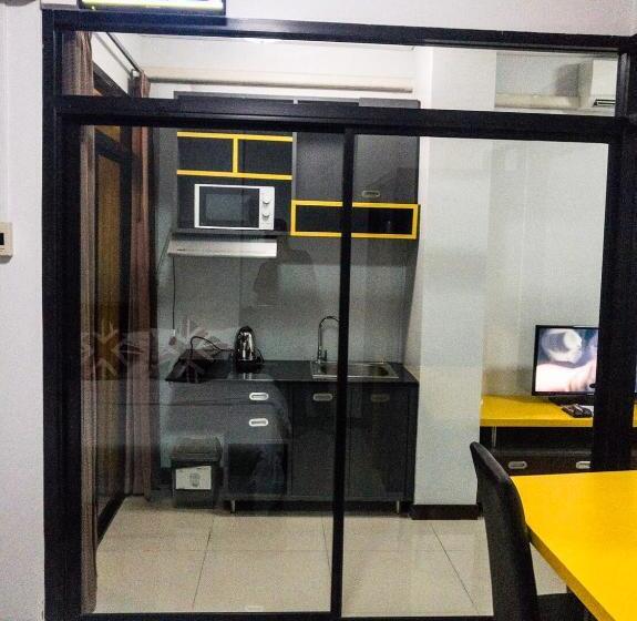 스위트, The Icon Service Apartment