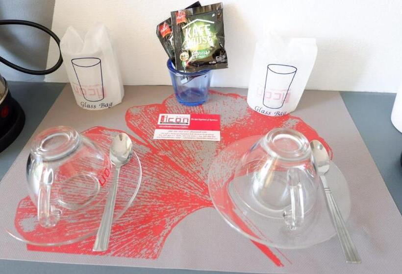 إستوديو قياسى, The Icon Service Apartment