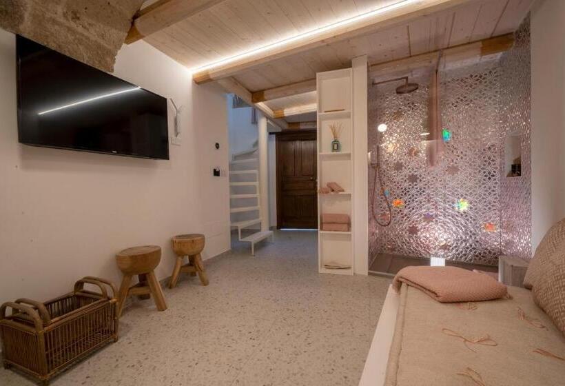Люкс с Бассейном, Dimora Valmar Luxury Charm
