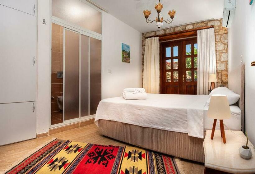 اتاق اکونومی, Flores Hotel Alaçatı