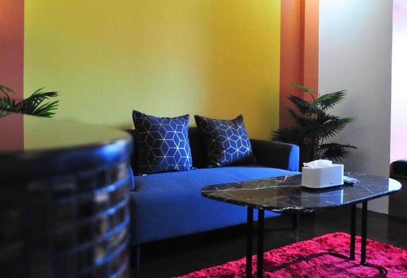 Полулюкс, The Moment Chiangmai