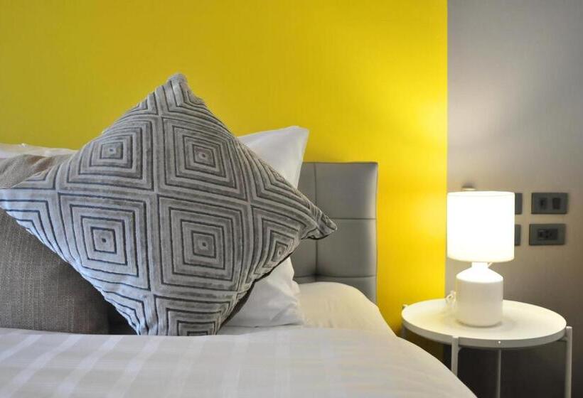 Полулюкс, The Moment Chiangmai