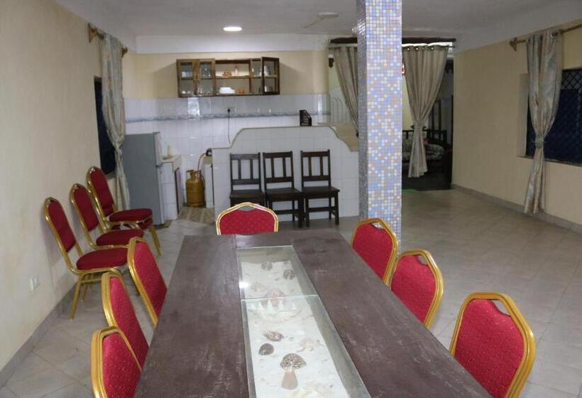 اتاق استاندارد سه نفره, Room In Guest Room A Wonderful Beach Property In Diani Beach Kenya