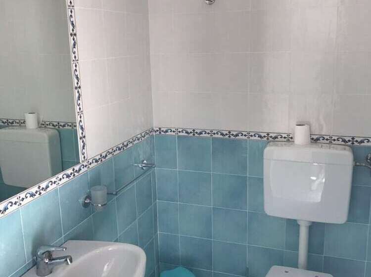 Üç Kişilik Standart Oda, Ring Hostel