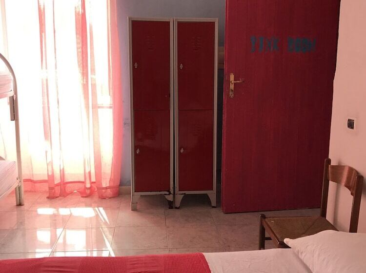 Dört Kişilik Standart Oda, Ring Hostel