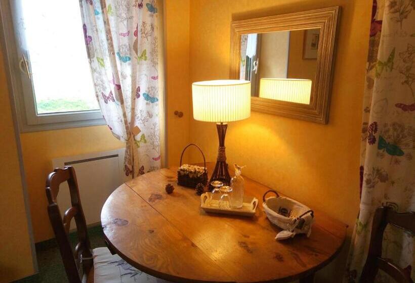 Семейный Номер, La Jacotière