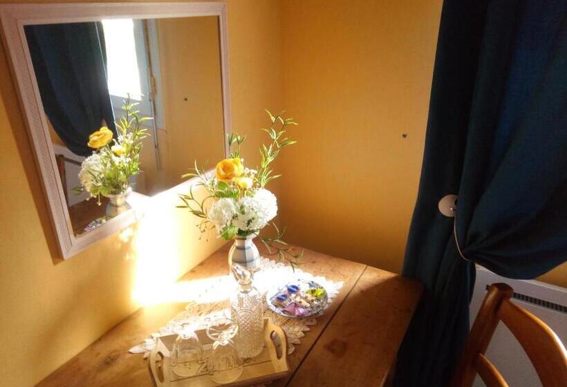 Номер Стандарт, La Jacotière