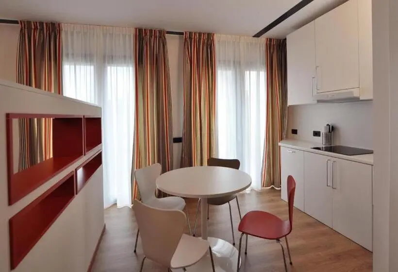 استودیوی استاندارد, Bb Hotels Aparthotel Isola