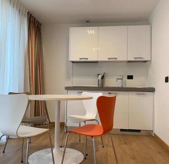 标准工作室, Bb Hotels Aparthotel Isola