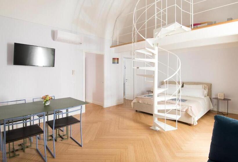 חדר משפחתי, Dimora Cummà Marì